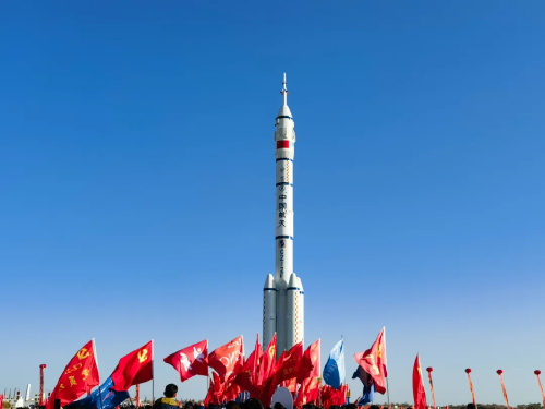 神舟十九号航天员乘组即将荣耀归来